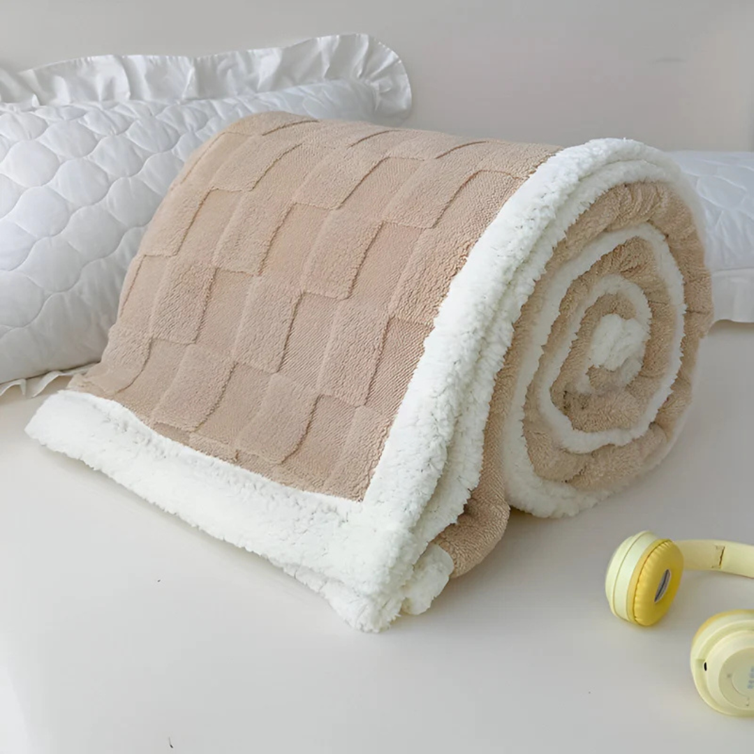 Plush Fesara Fleece Throw Blanket
