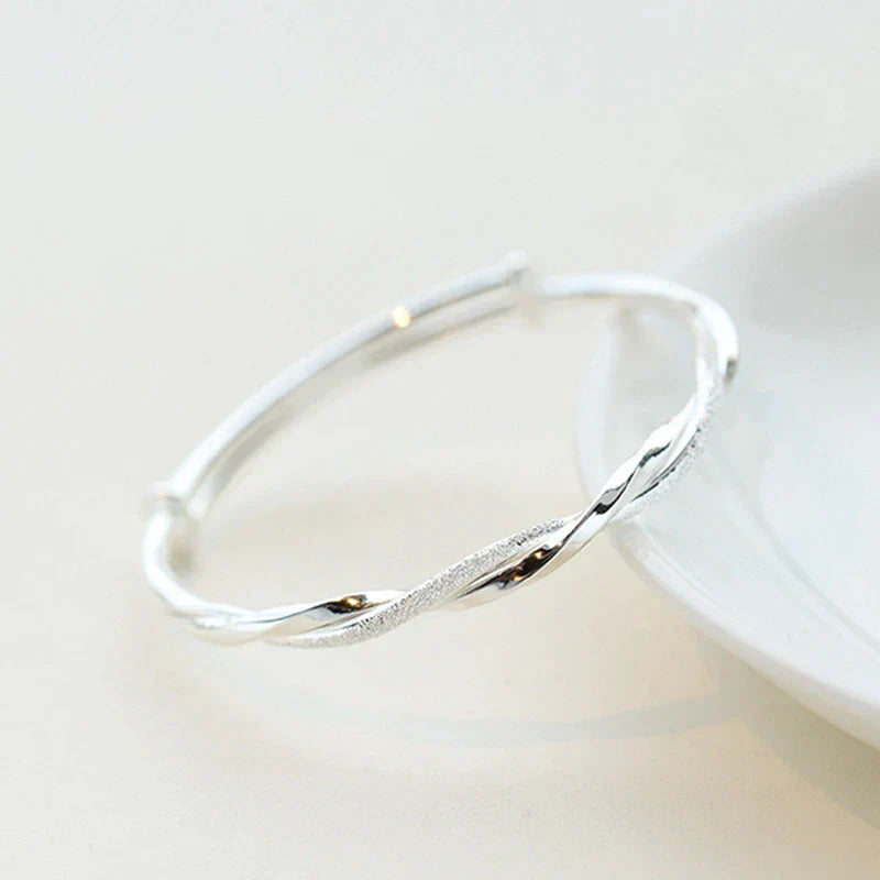 Luxurious Metallic Chain Bracelet