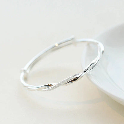 Luxurious Metallic Chain Bracelet