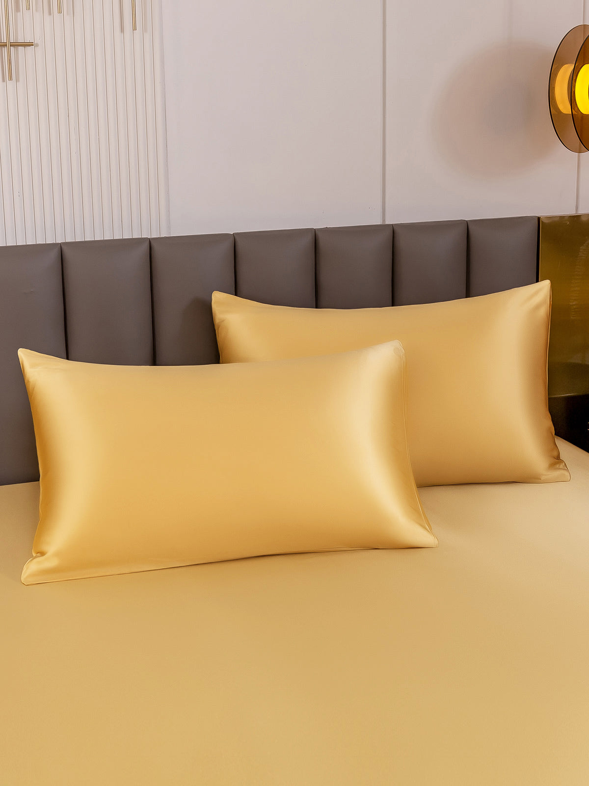 Soft Mulberry Silk Pillowcase Set with Zipper Closure