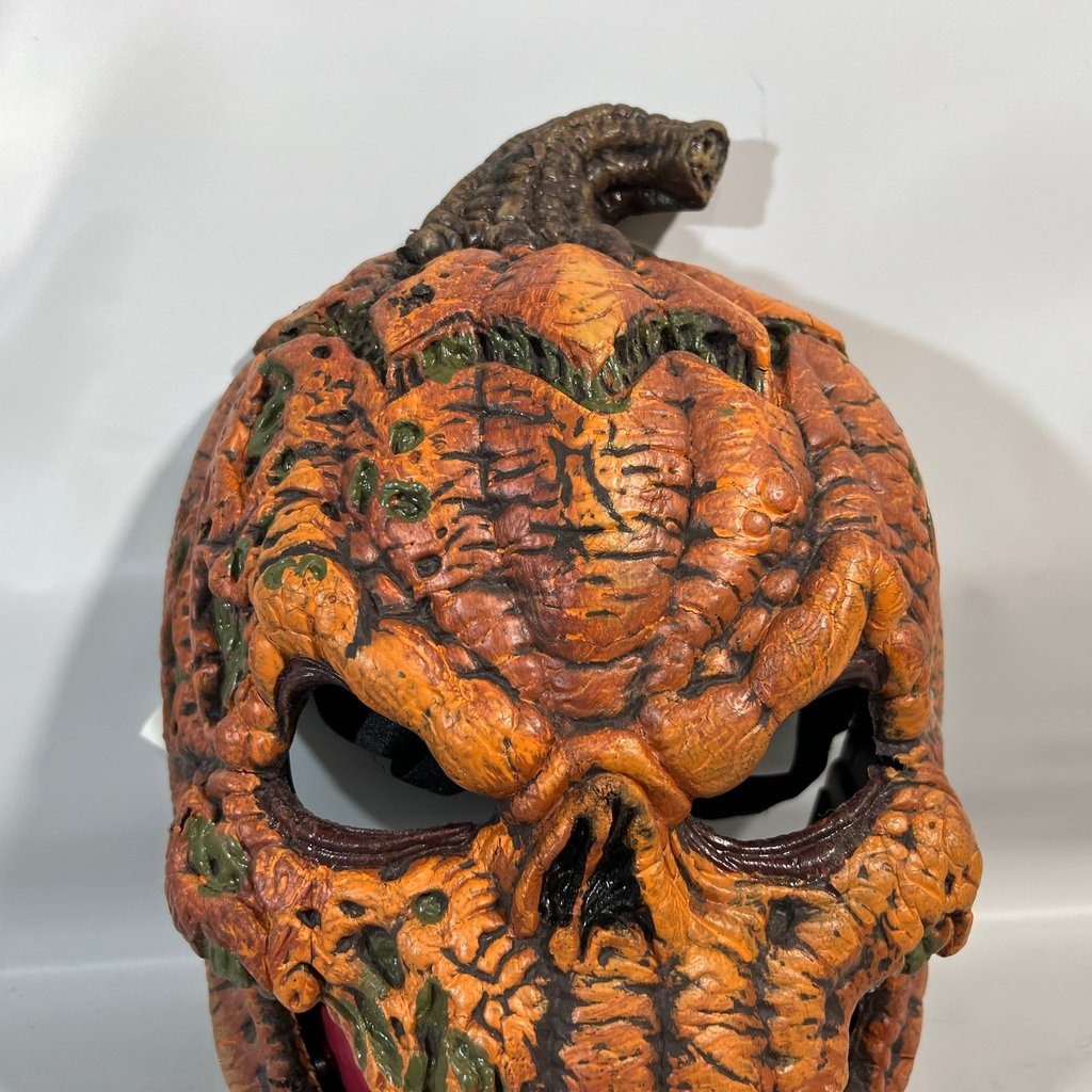 Spooky Animated Halloween Mask