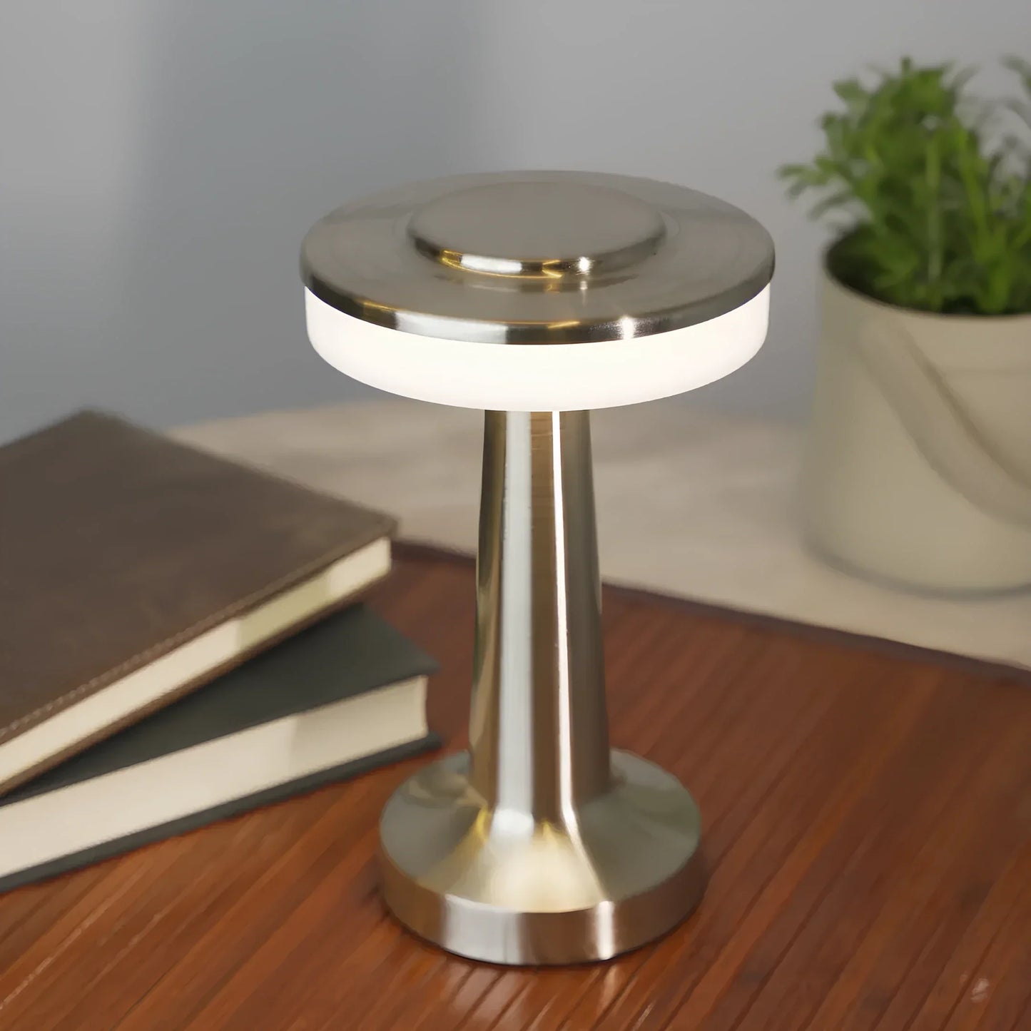 Compact Adjustable Desk Lamp Classic Vintage Style