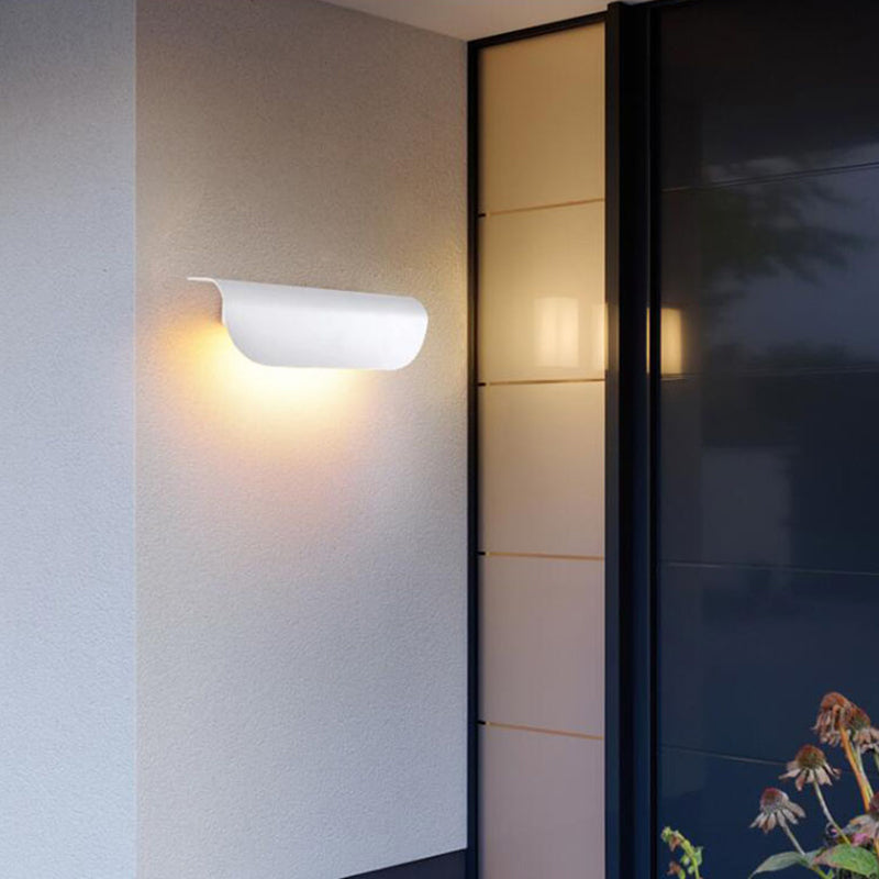 Fesara | Contemporary Weatherproof Outdoor Wall Light