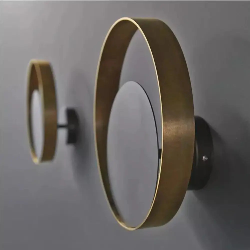 Sleek Contemporary Wall Light