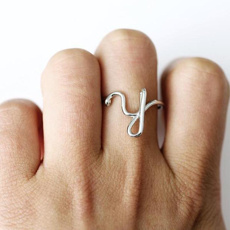 Fesara | Classic Alphabet Ring