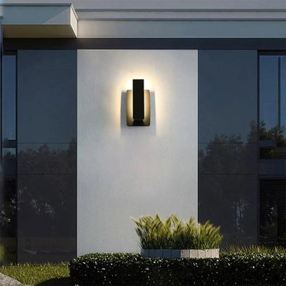 Classic Waterproof Outdoor Wall Lamp