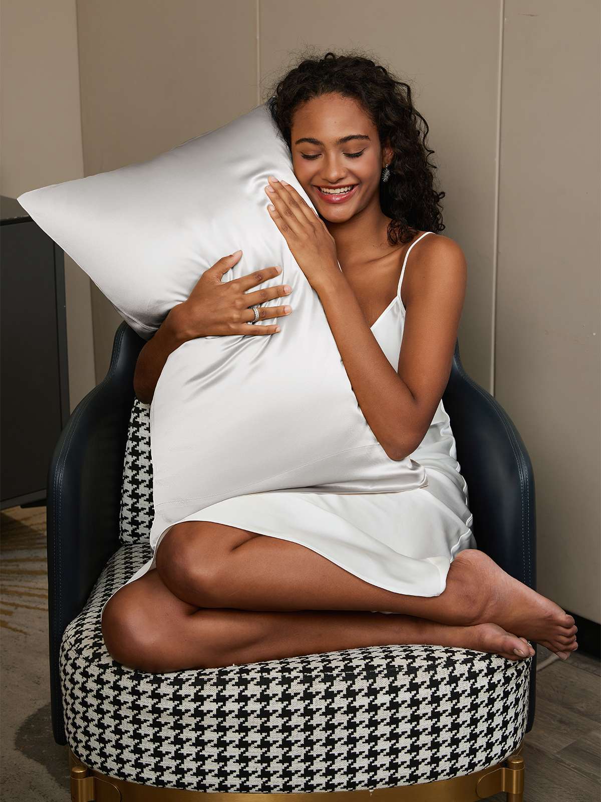 Luxury Mulberry Silk Pillowcase with Concealed Zipper