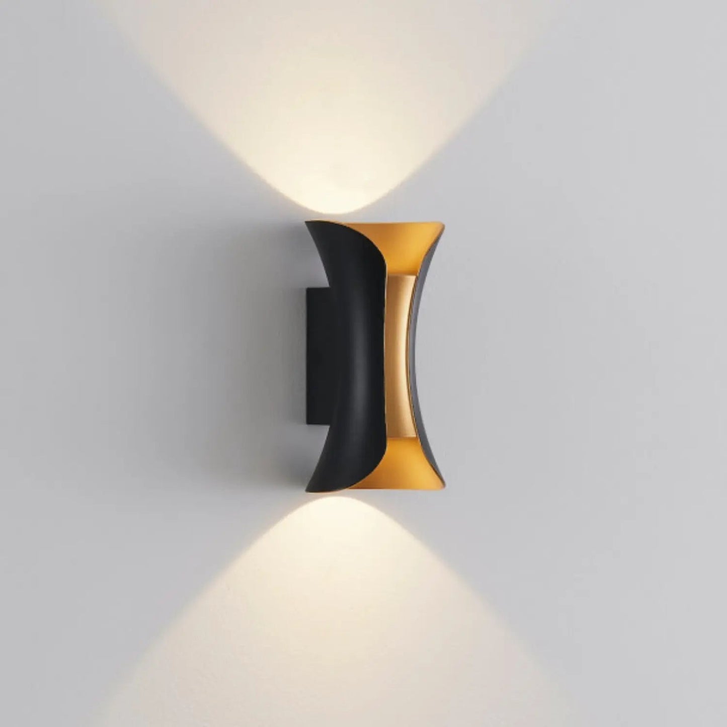 Elegant Modern Wall Lamp
