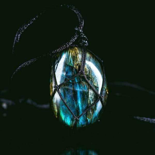 Bold Labradorite Pendant Necklace for Women's Empowerment