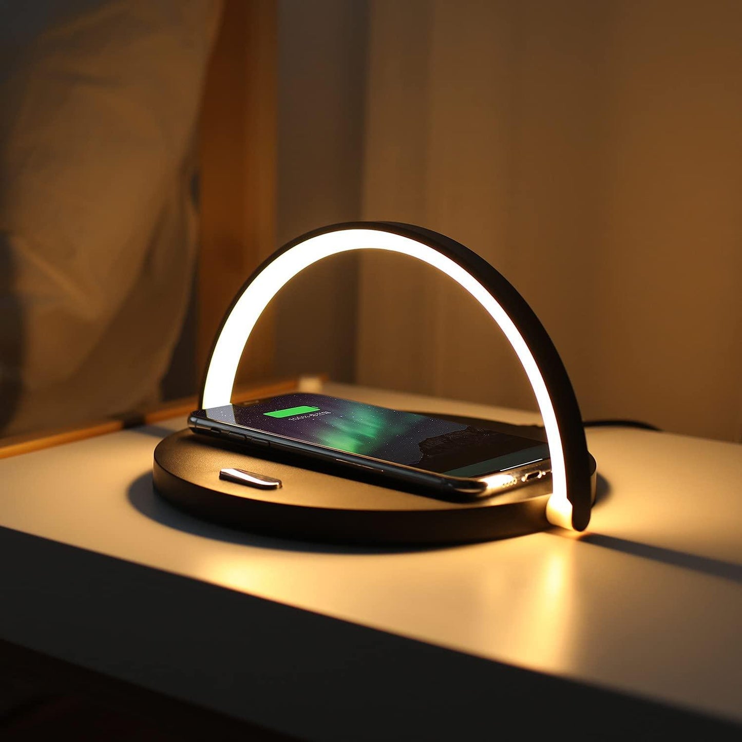 Wireless Charging Table Lamp - Fesara