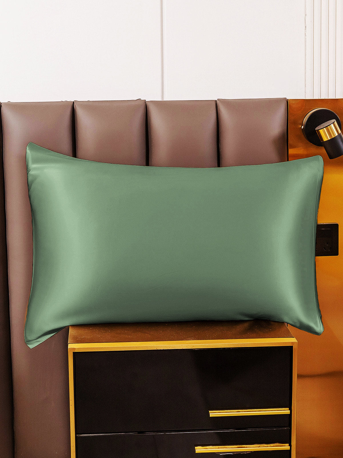Soft 100% Silk Pillowcase with Hidden Zipper Closure