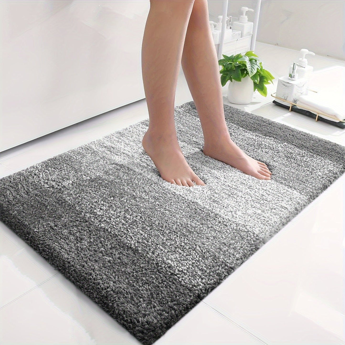 Plush Microfibre Bathroom Mat – Soft, Slip Resistant & Machine Washable