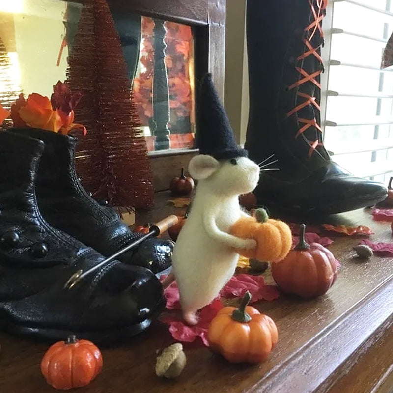 Spooky Felt Halloween Mouse Decoration