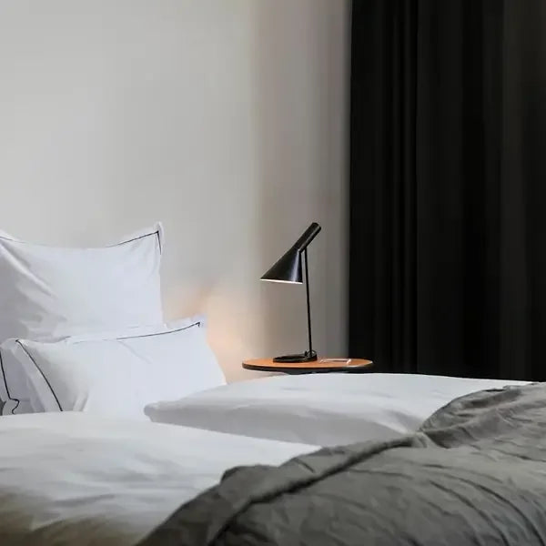 Simple Modern LED Desk Lamp