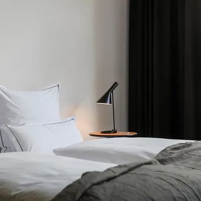 Simple Modern LED Desk Lamp