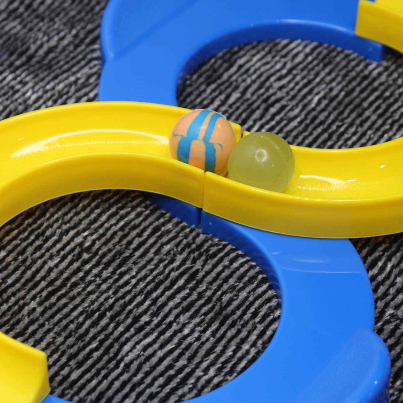 Infinite Loop Rolling Ball Maze Game