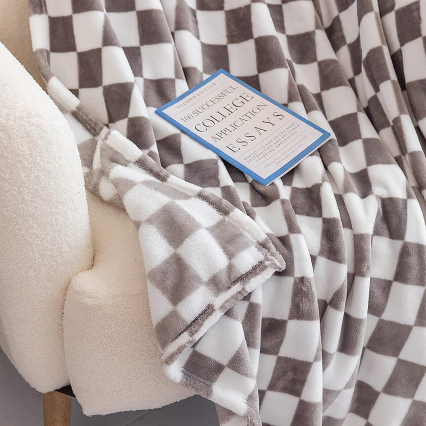 Super Soft Fleece Throw Blanket