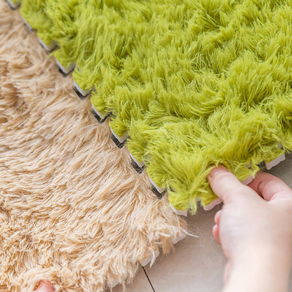 Plush Bedroom Carpet Squares Durable Stain Resistant Floor Tiles