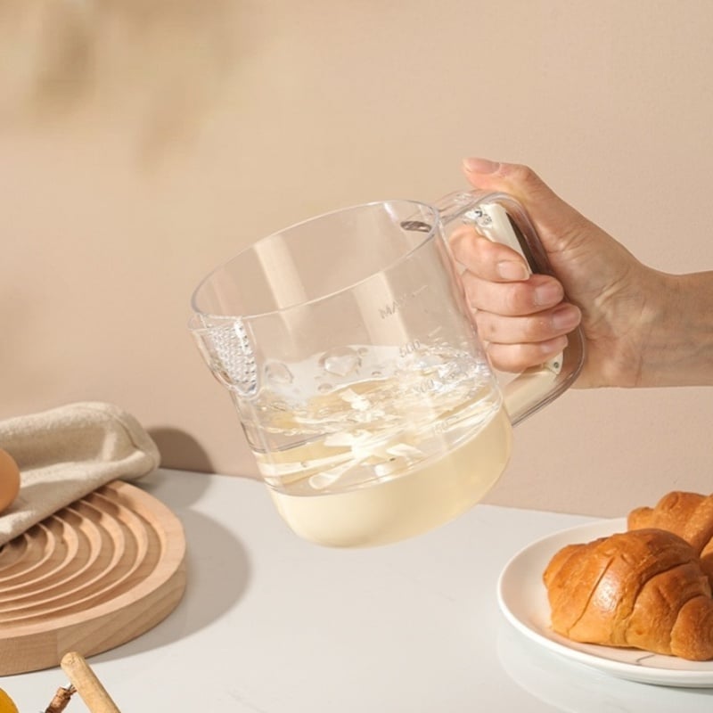 Easy Mix Measuring Cup with Built-in Stirrer