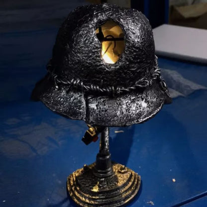 Classic Metal Helmet Desk Lamp