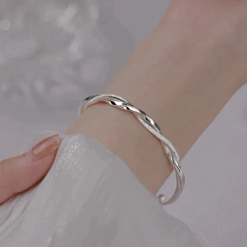 Luxurious Metallic Chain Bracelet - Fesara