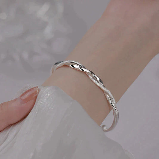 Luxurious Metallic Chain Bracelet - Fesara