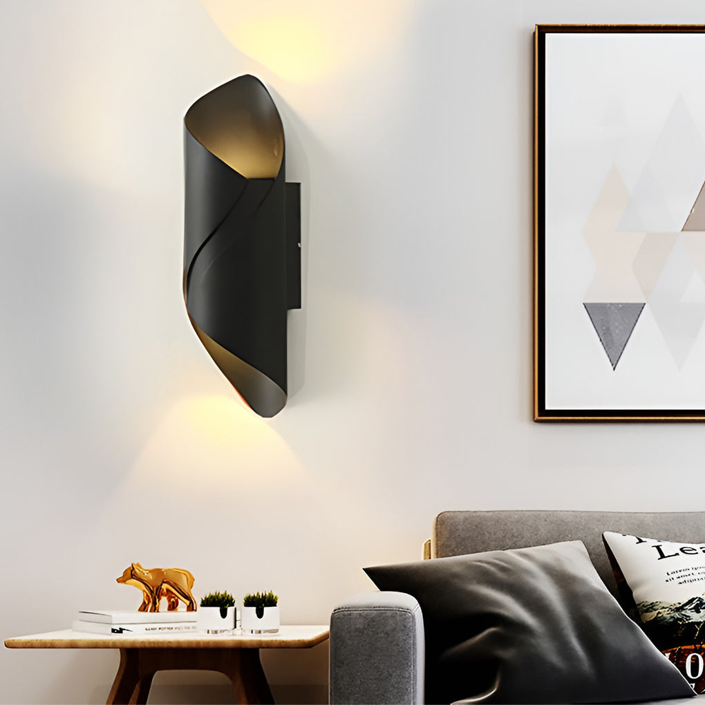 Energy Efficient Outdoor Wall Lamp