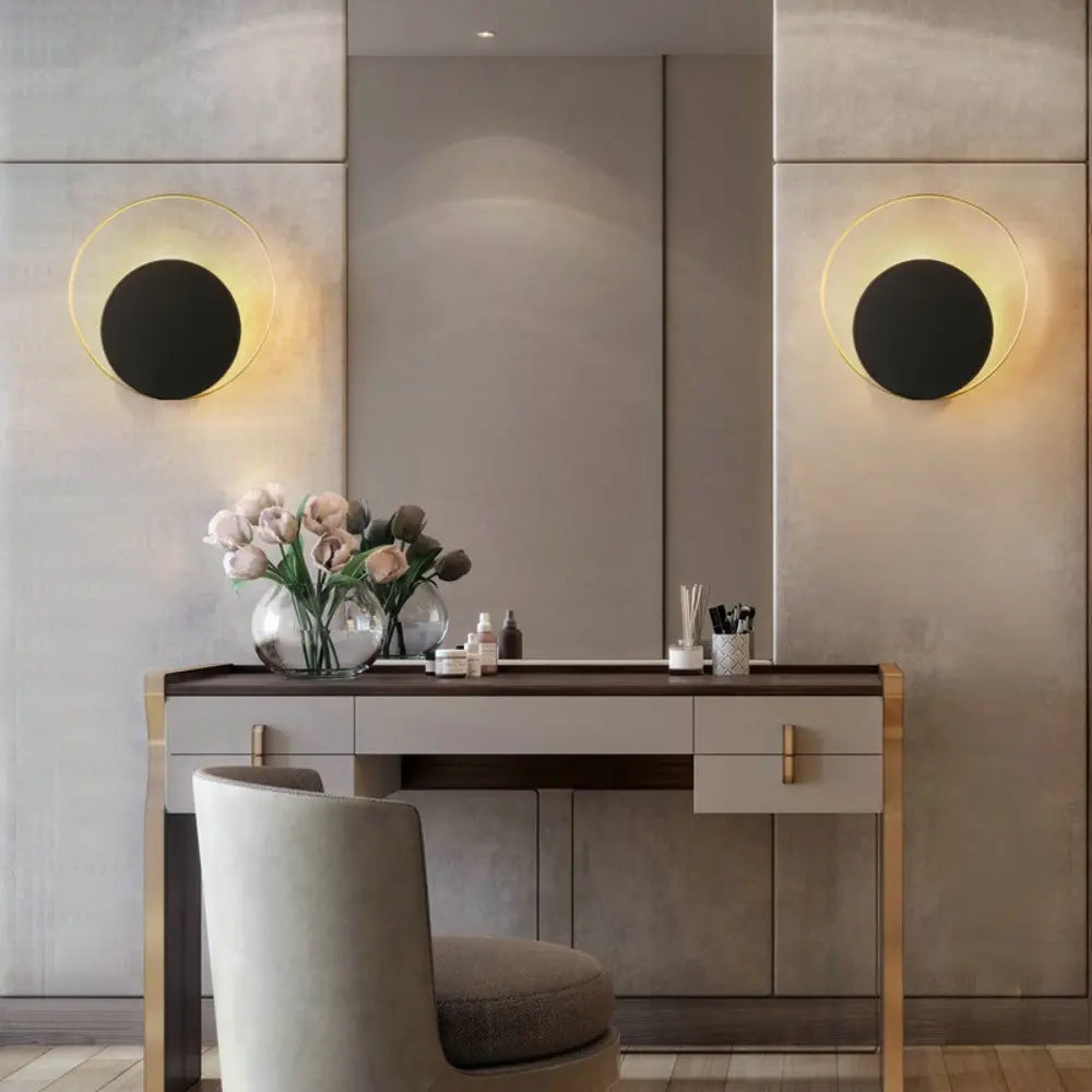 Sleek Contemporary Wall Light