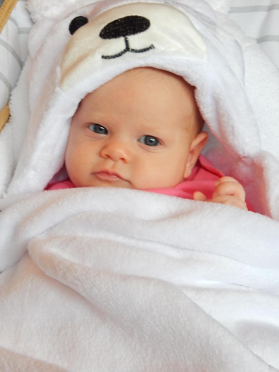 Plush Baby Hooded Bath Towel – Gentle and Absorbent