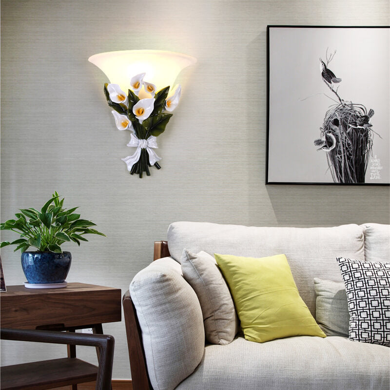 Elegant Floral Single Arm Wall Light