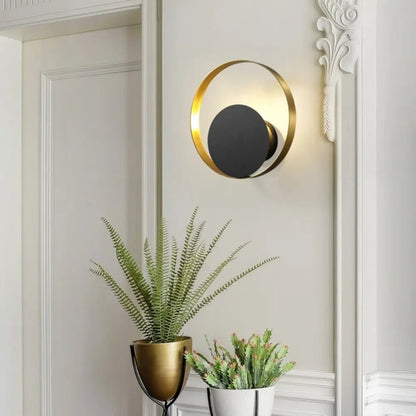 Sleek Contemporary Wall Light