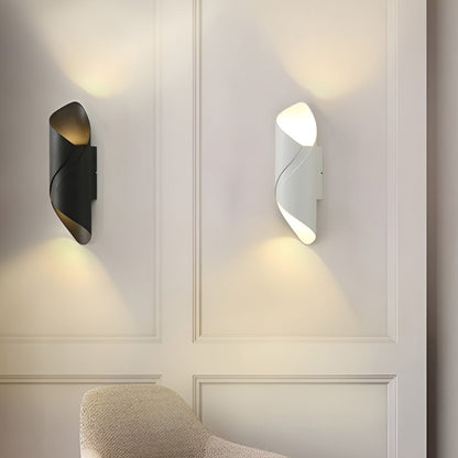 Energy Efficient Outdoor Wall Lamp