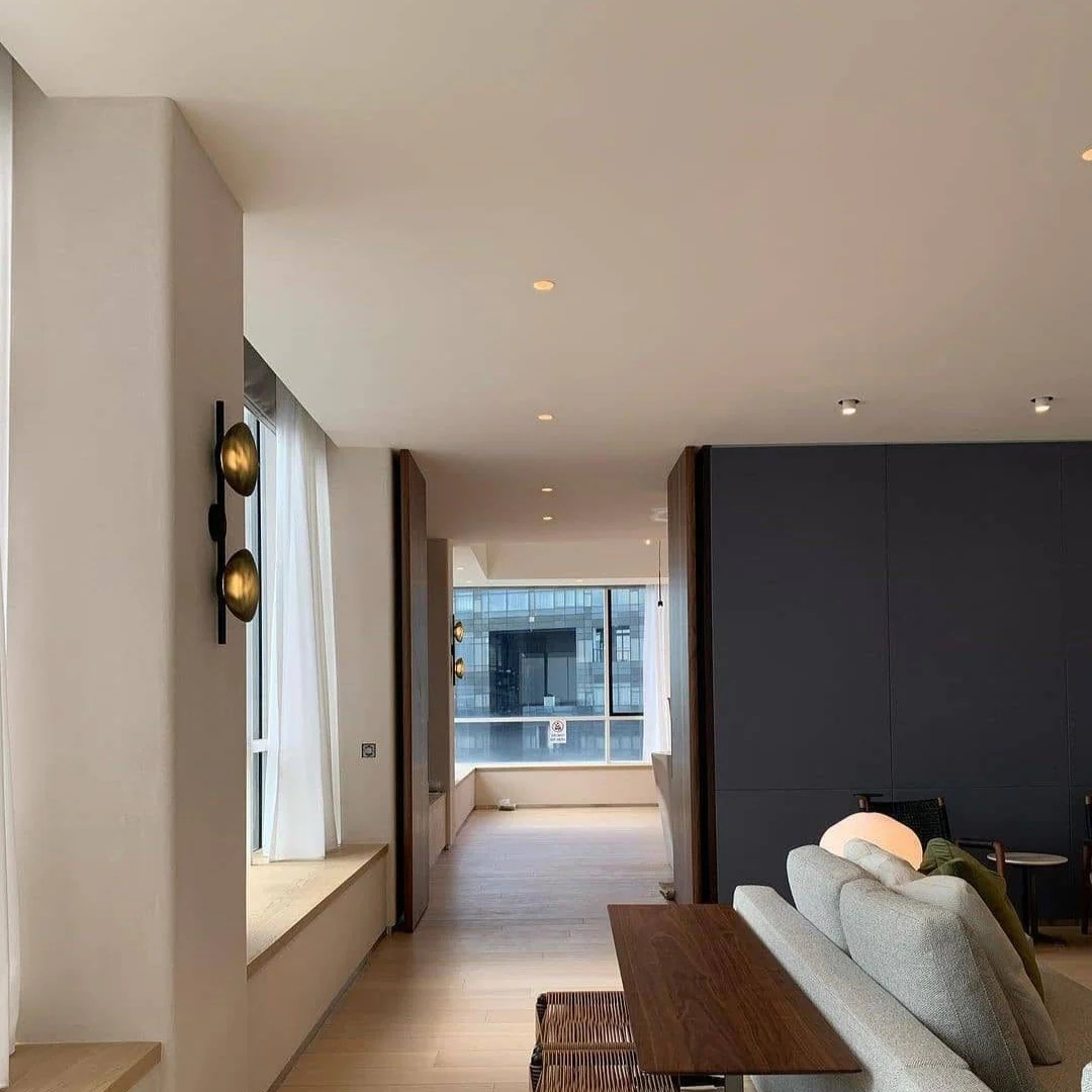 Elegant Glass Panel Wall Light