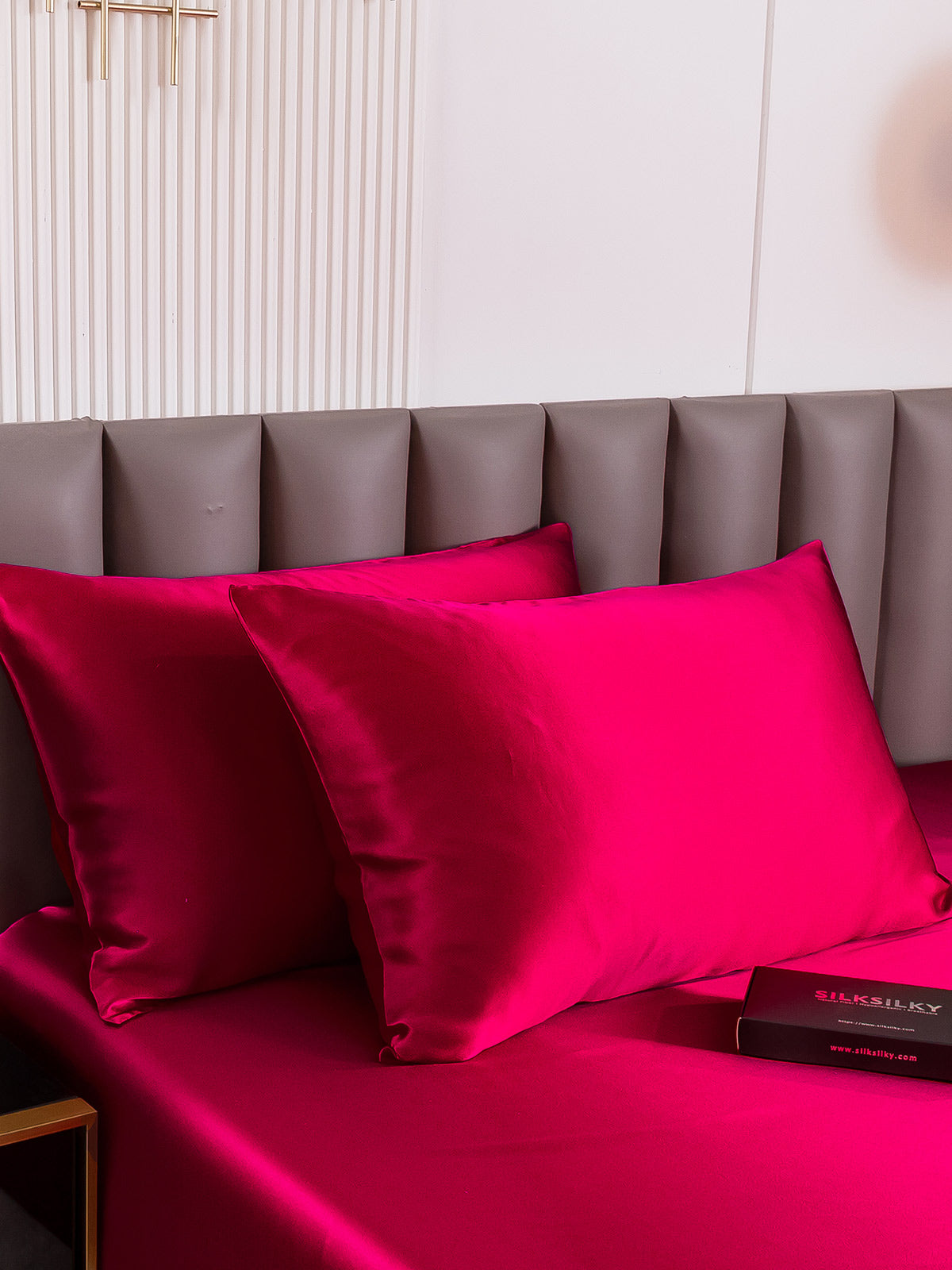 Soft Mulberry Silk Pillowcase Set with Zipper Closure