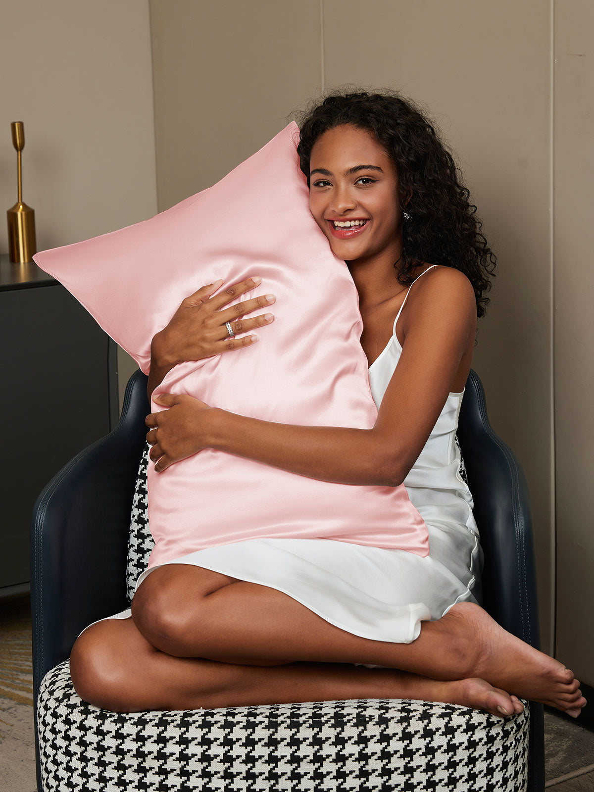 Luxury Mulberry Silk Pillowcase with Concealed Zipper