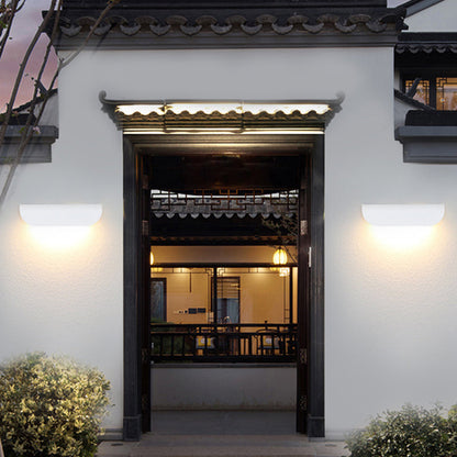 Fesara | Contemporary Weatherproof Outdoor Wall Light