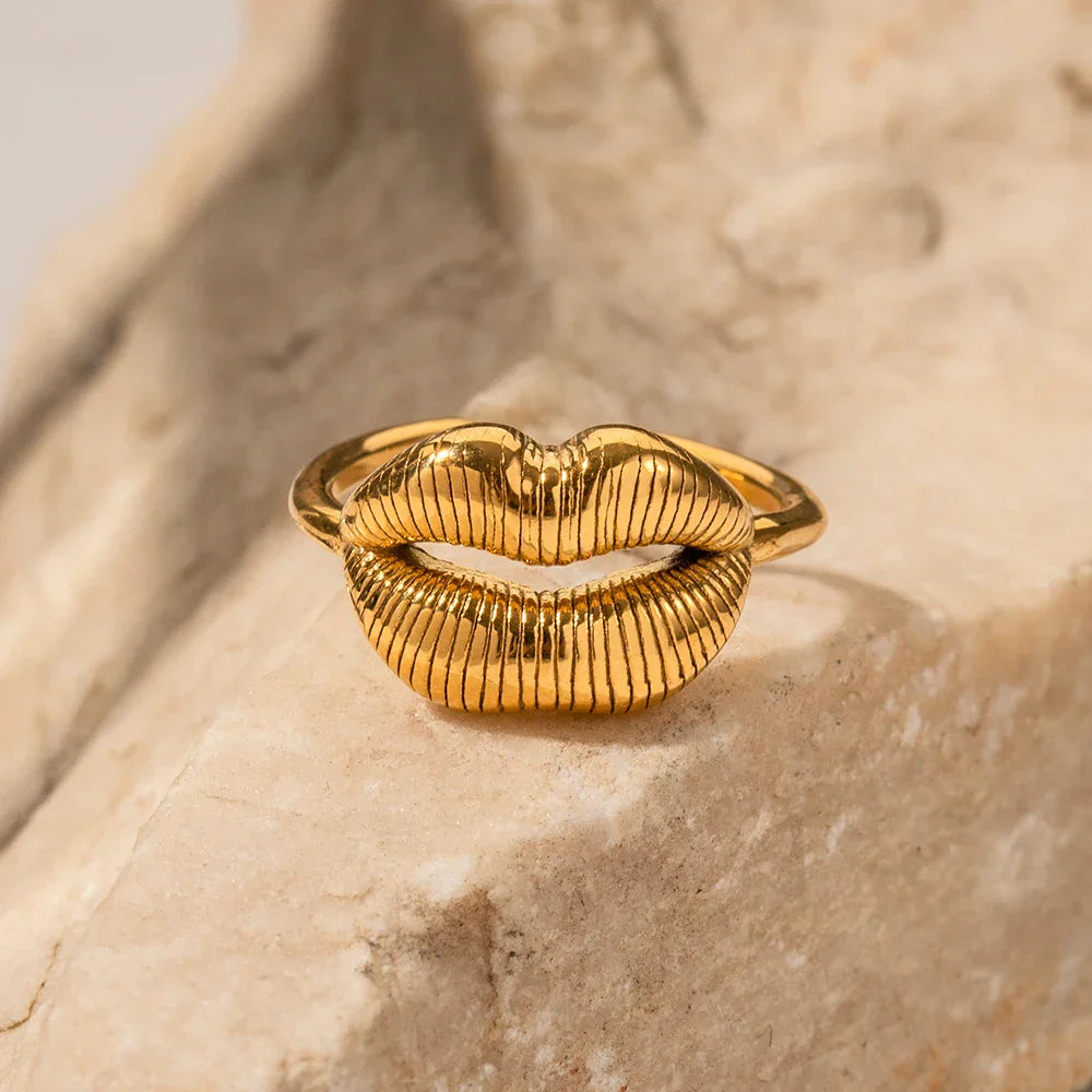 Elegant Passionate Love Ring