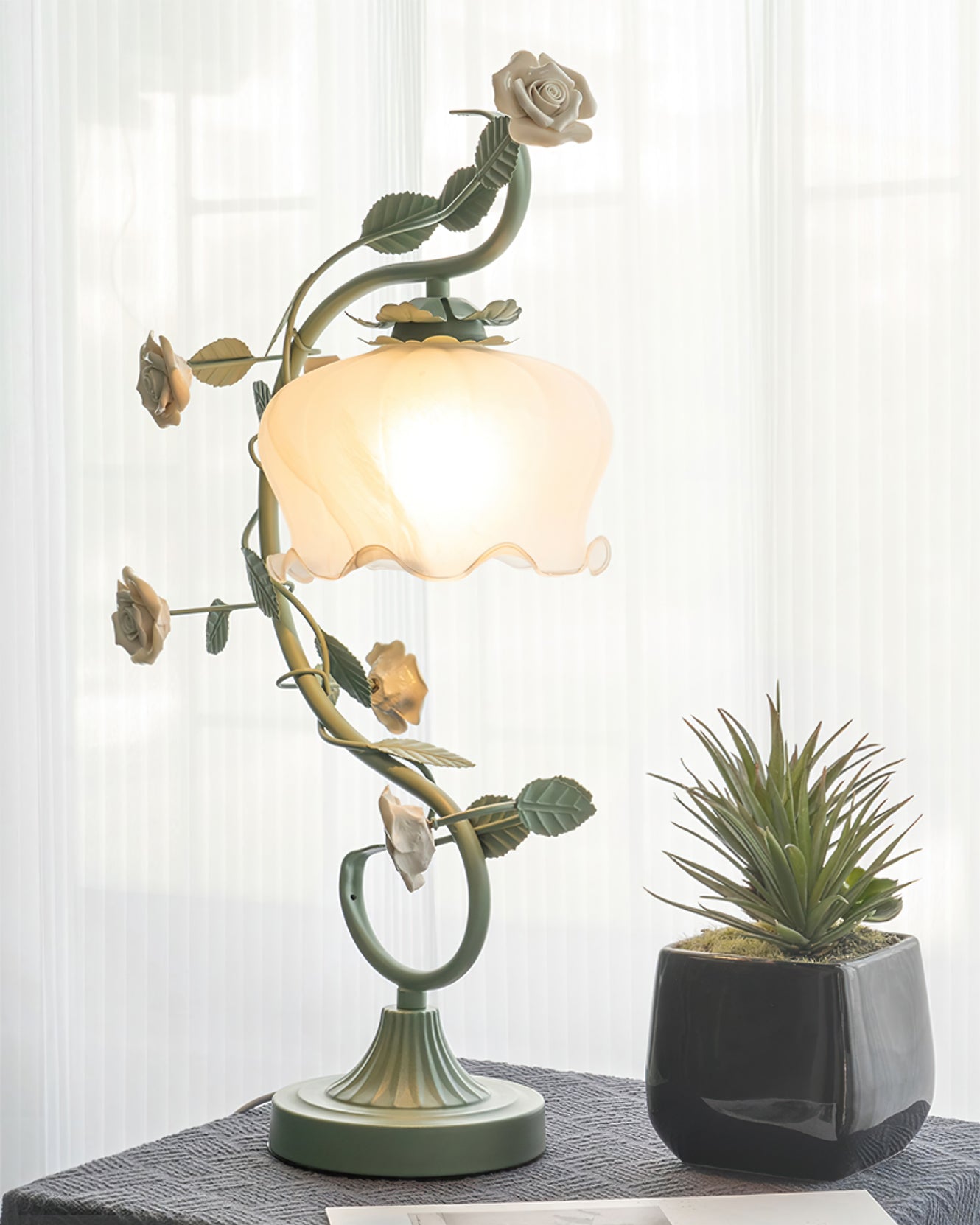 Sleek Modern Table Lamp with Rounded Base