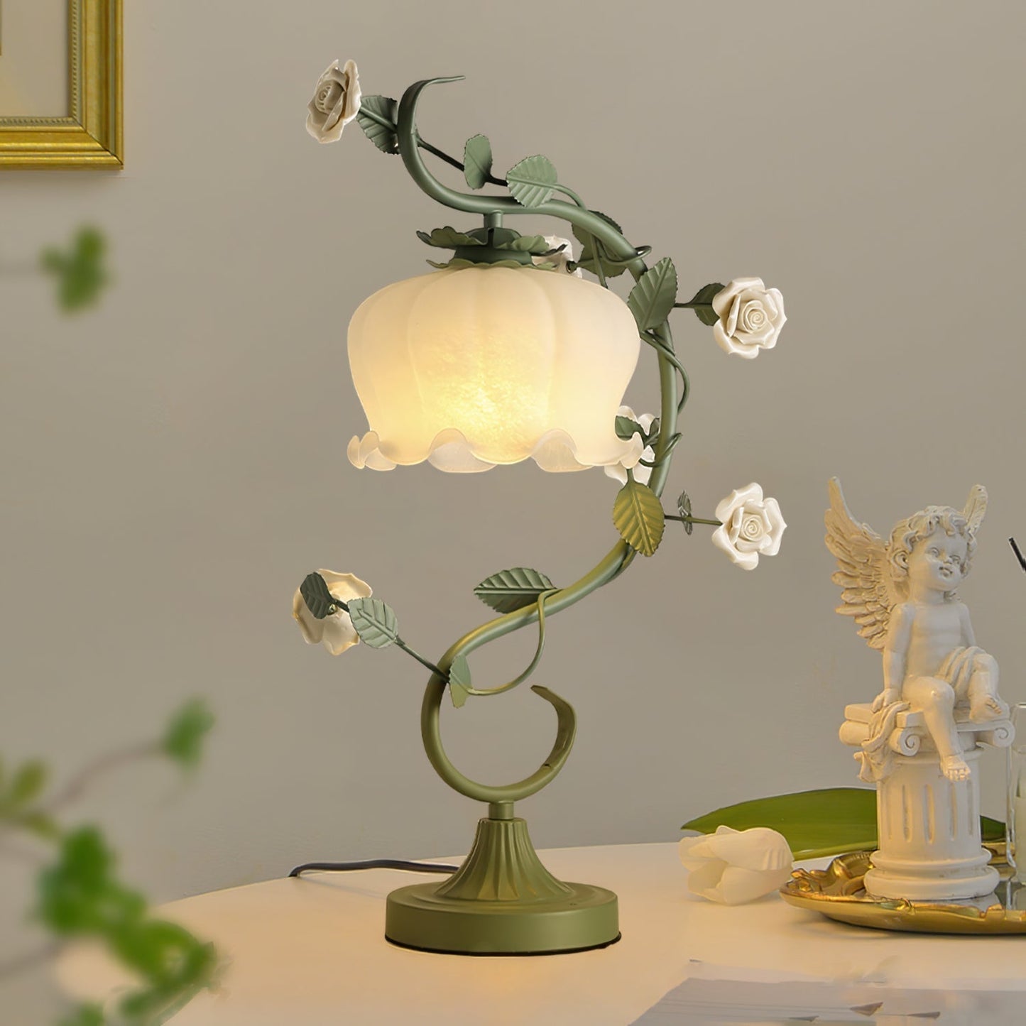 Sleek Modern Table Lamp with Rounded Base