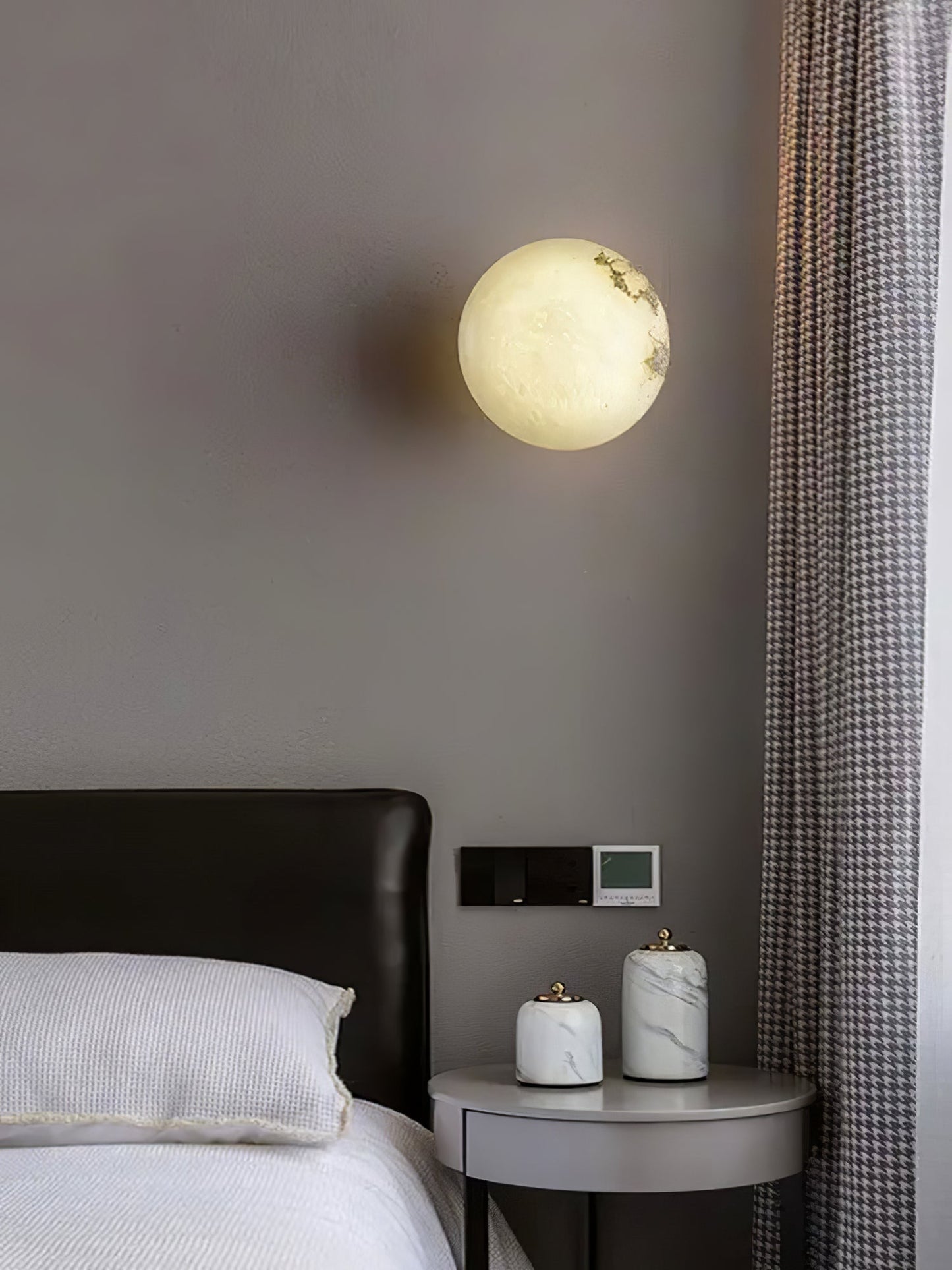 White Round LED Wall Light Fixture