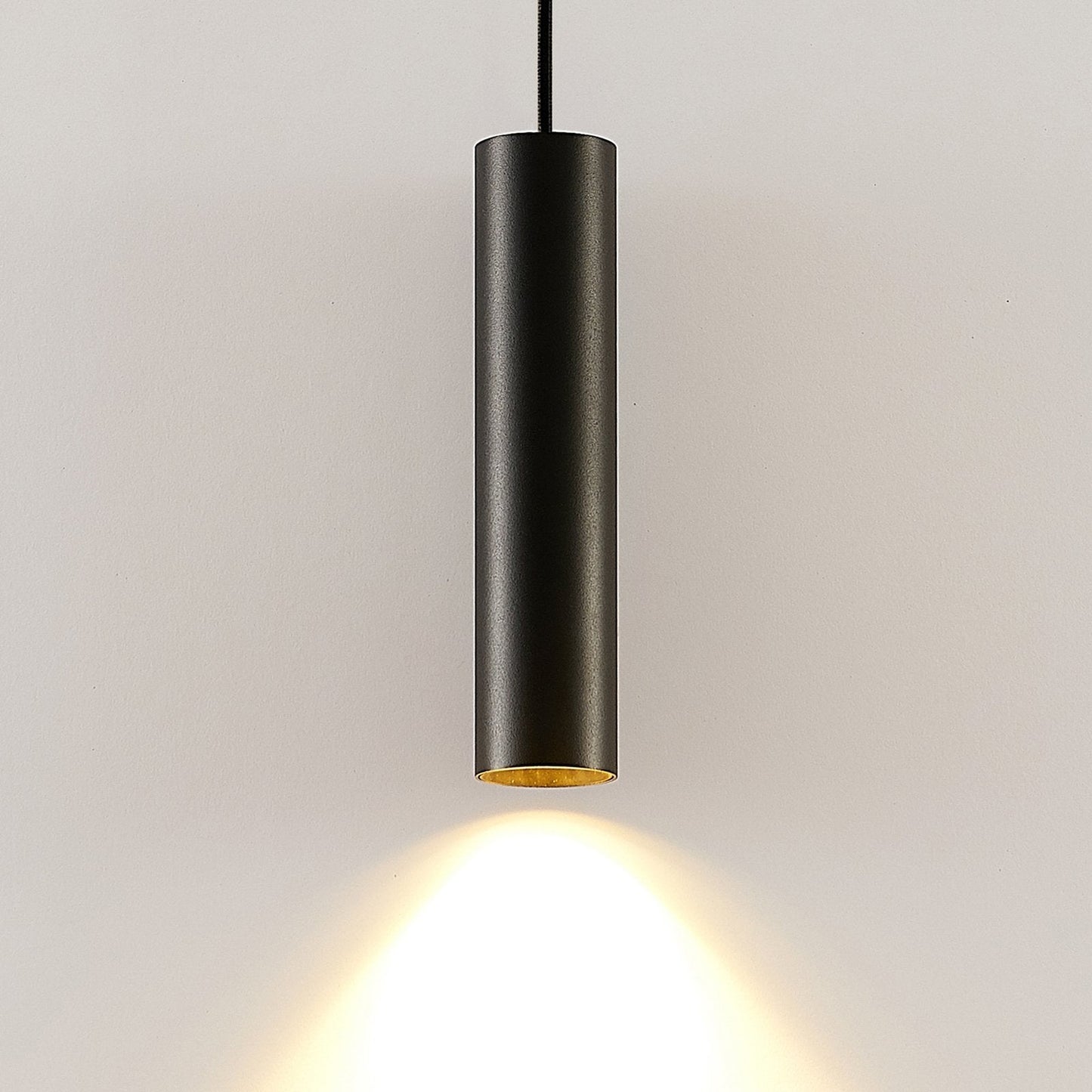 Sleek Metal Pendant Light for Kitchen Island Lighting - Fesara