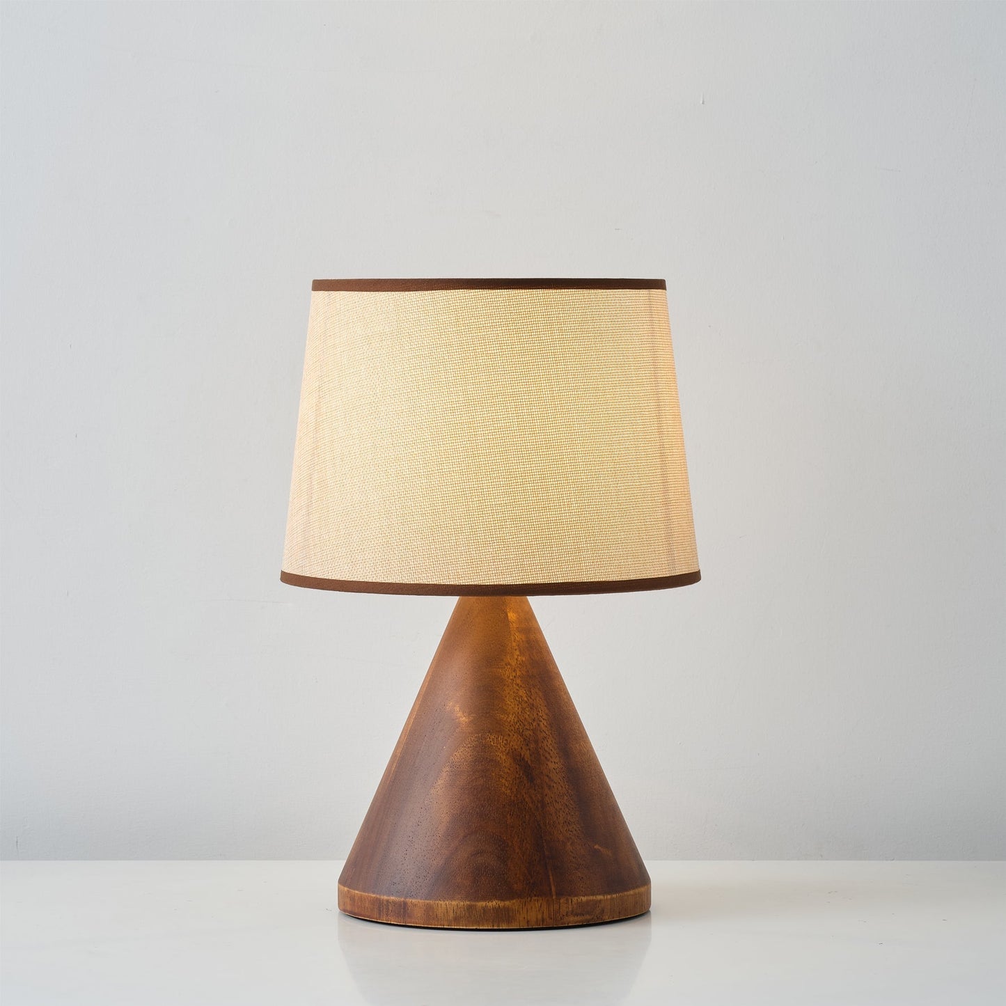Classic Table Lamp with Sleek Base and Cozy Light