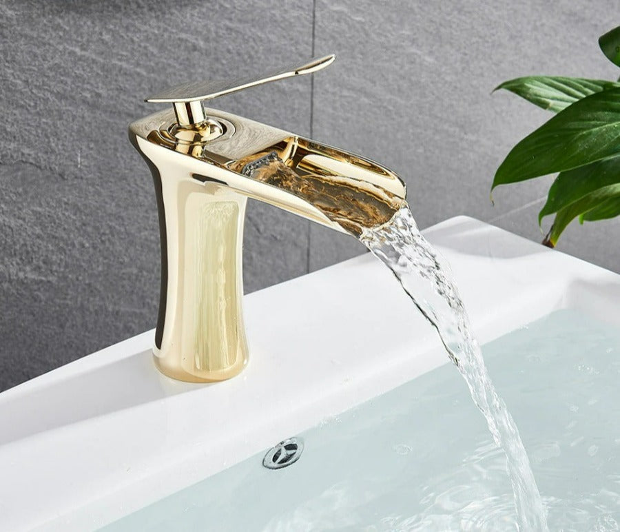 Luxury Bathroom Faucet - Contemporary Water Flow Design