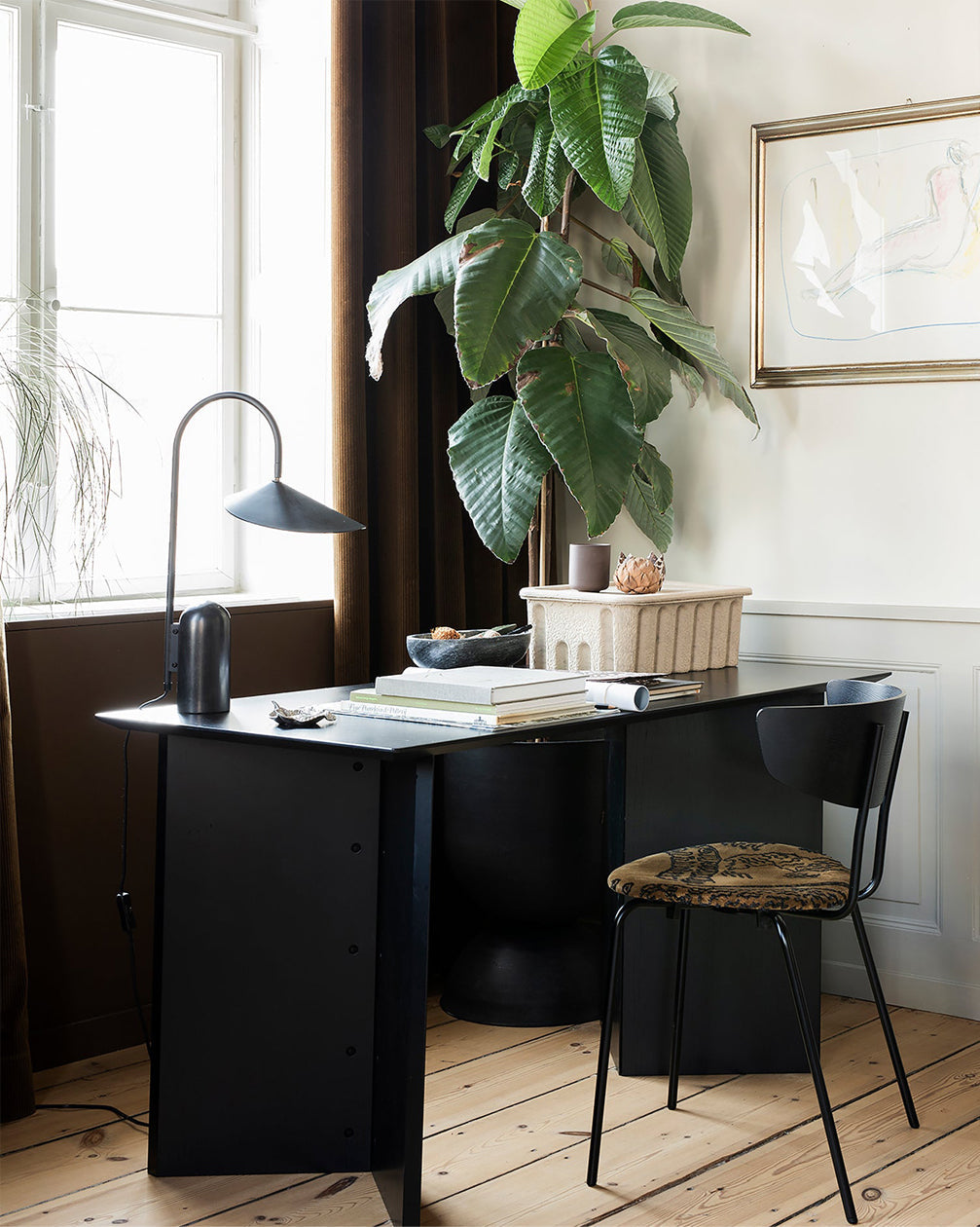 Modern Dimmable Desk Lamp