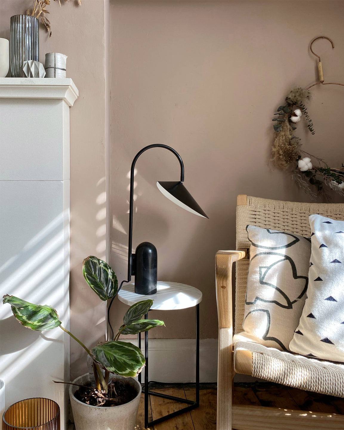 Modern Dimmable Desk Lamp