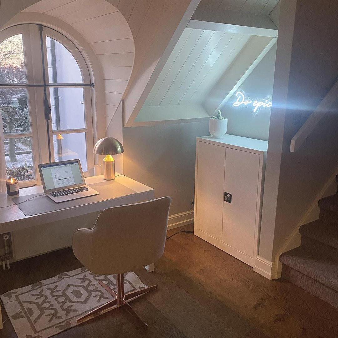 Simple Slim Desk Light