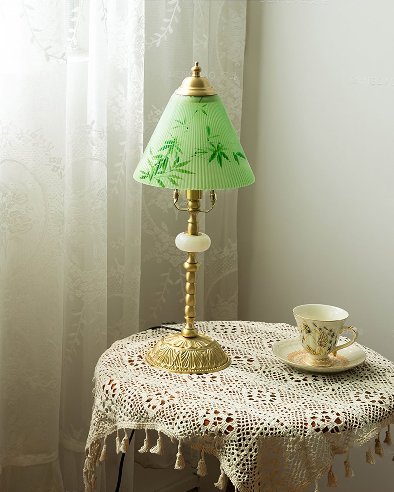 Elegant Wooden Desk Lamp
