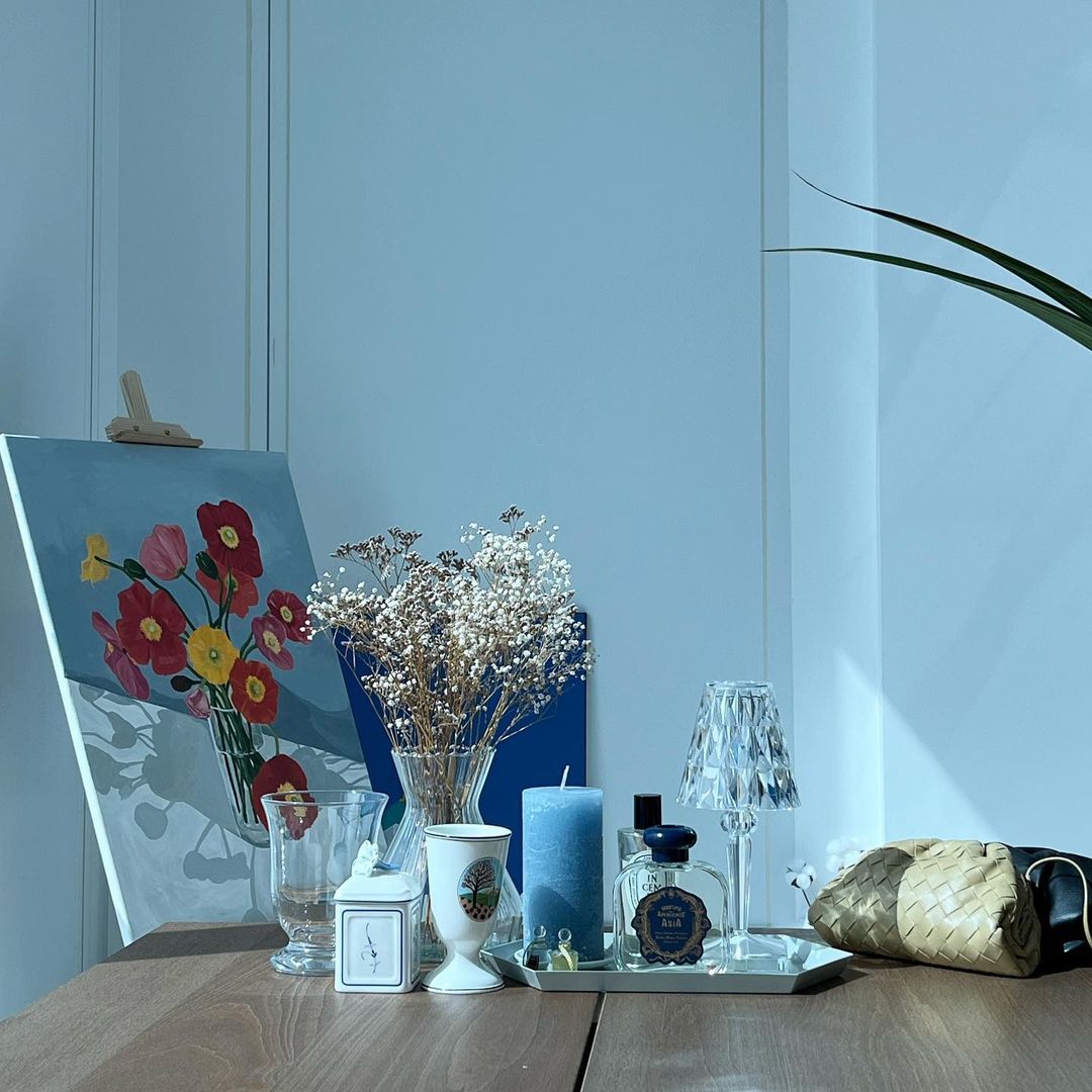 Stylish LED Table Lamp with Glam Glow