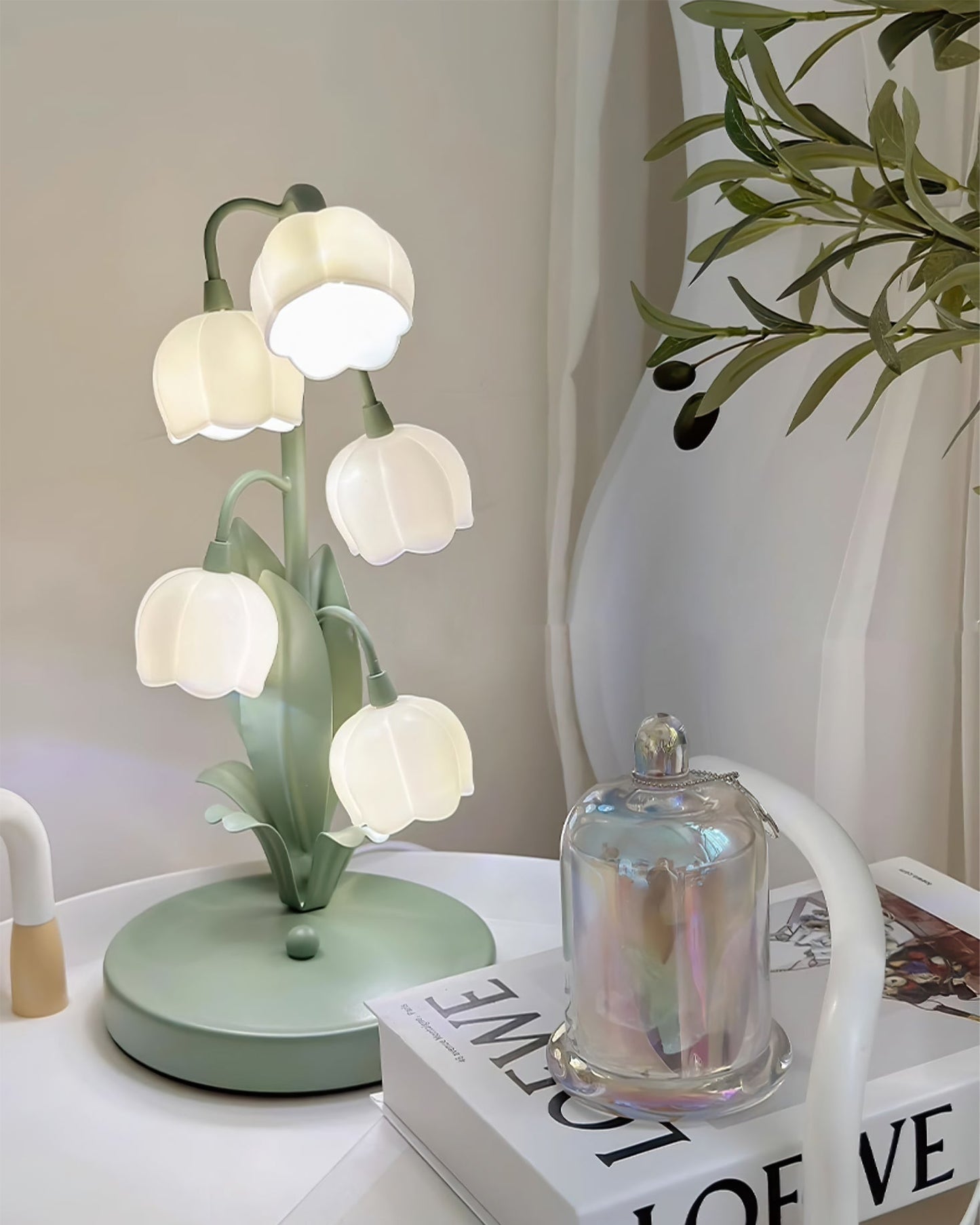 Elegant Flower Pattern Table Lamp