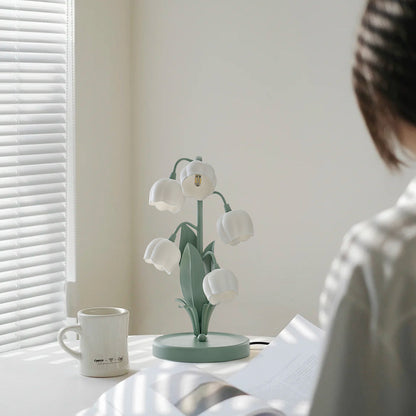 Elegant Flower Pattern Table Lamp